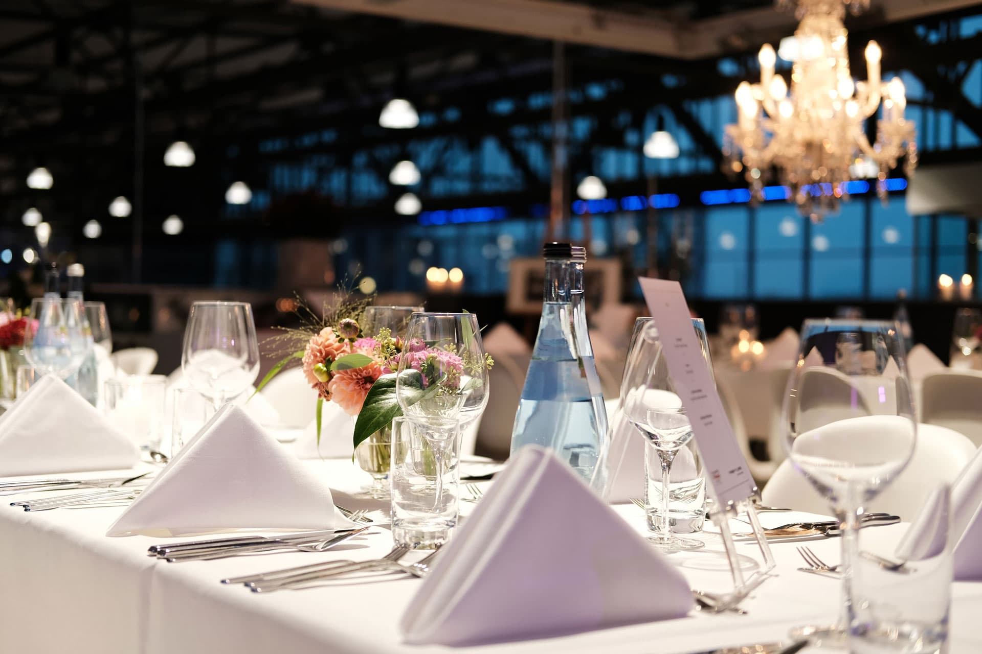Reserve ya su mesa para disfrutar de una buena mariscada en O Grove